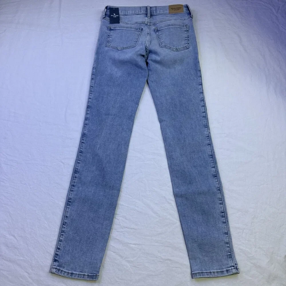 Abercrombie Kids. High-rise Jean Legging. Size 11/12 Slim. Light Wash Denim.